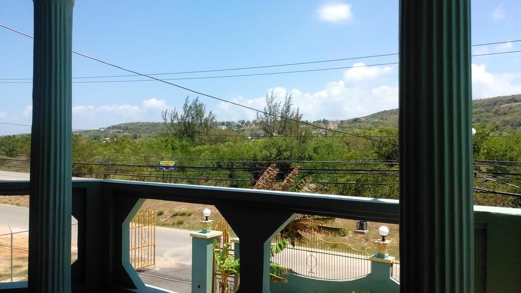 Hotel Tropik Leadonna Montego Bay Exterior photo